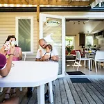 Camping Le Bois Soleil - Mobil 3 Pièces 4 Personnes Terrasse Intégrée Mae-4364 4*