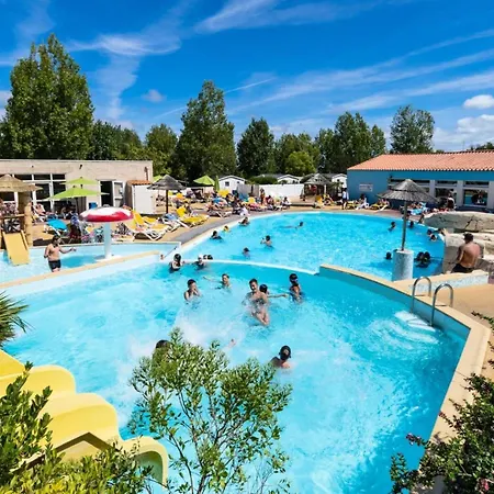 Campsite Le Bois Soleil - Mobil 3 Pieces 4 Personnes Terrasse Integree Mae-4364 Les Sables-d'Olonne